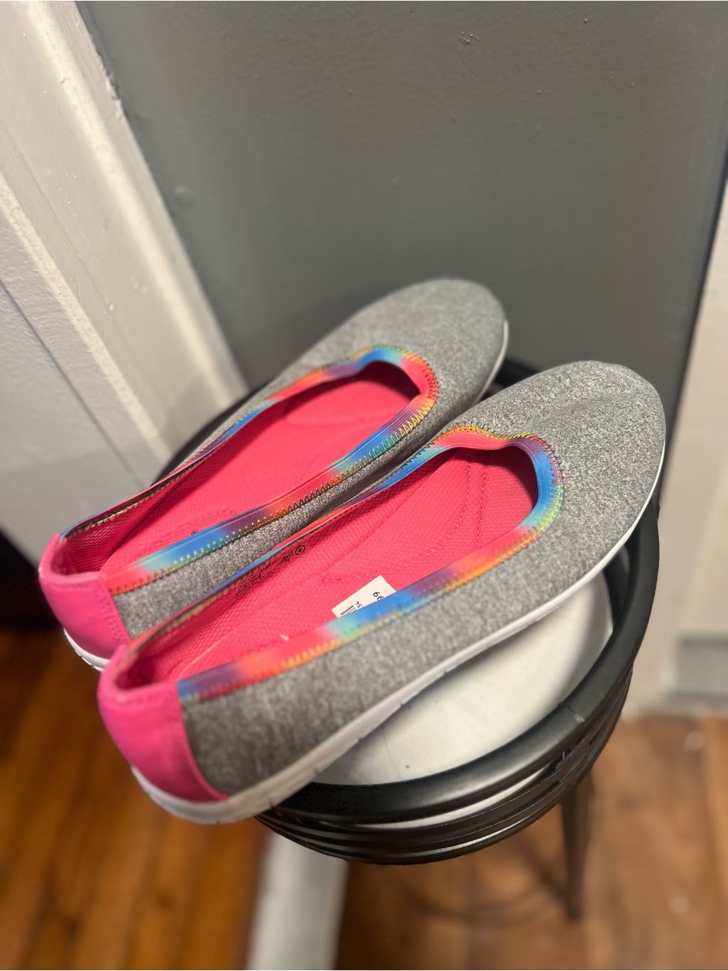 Champion Pink Knit Slip-On Shoe With Rainbow Edge Size 6 New